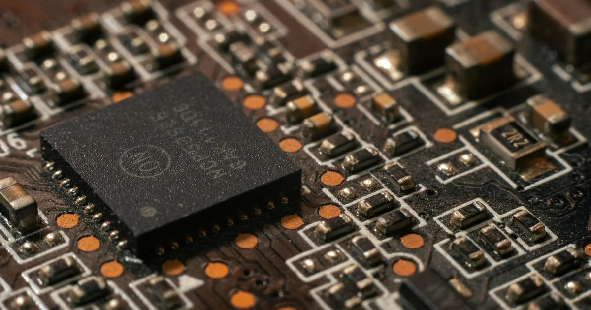 多代理 CLI 協作 — Opus 指揮、Sonnet 執行、Codex 審查